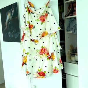 Farm Rio beautiful white flowered skirt